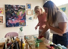 Atelier de linogravure avec Annelies Danielle Schubert (Photo Ines Zeffane)
