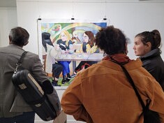 Spectateurs devant l'œuvre Pascale Perez (photo Loïs Pommier)