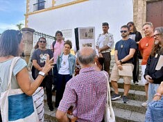 Karine et Juan Antonio commencent la visite