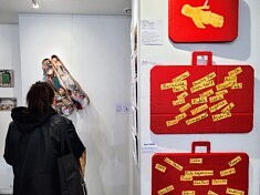 Vue de l'exposition Valises, photo Loïs Pommier