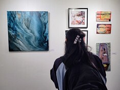 Vue de l'exposition Valises, photo Loïs Pommier