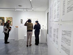 Vue de l'exposition à Paris (photo Loïs Pommier)