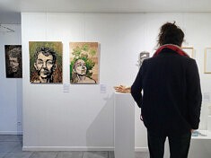 Vue de l'exposition, œuvres de Sacha Zuidam (photo Loïs Pommier)