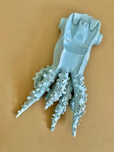 Chi Phan, Corvette, céramique émaillée, 70 x 25 x 10 cm