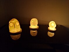 Daimonologisme / sculptures lumineuses / porcelaine émaillée, leds / depuis 2021 ----------------------