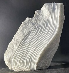 « Murmure » – 40 x 31 x 25 cm – Marbre de Lasa (Italie)