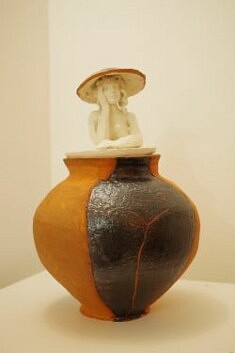 PANDORA, série de Vase "OLTREDONNA", 2016, ceramique ,35X 30 cm