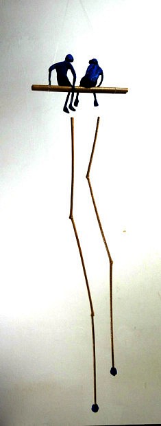 Bavardes,  papier, métal, bambou, 53 x 16 x 8 cm,  2025