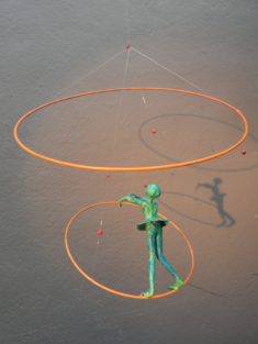 La petite danseuse verte, 35 x 22 cm, papier, métal, 2023