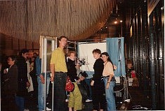 cabine photo maton pour le dispositif interactif: "A l'ombre d'un autoportrait" Beaubourg 1991