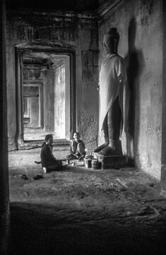 People of Angkor Wat, Cambodia © F. Emmanuel Bastien