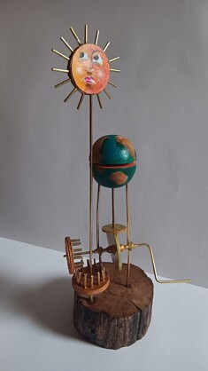 Bois, laiton et carton Bois, laiton et carton