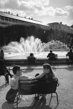 © Laurent Denay. Un Amour au Palais Royal.